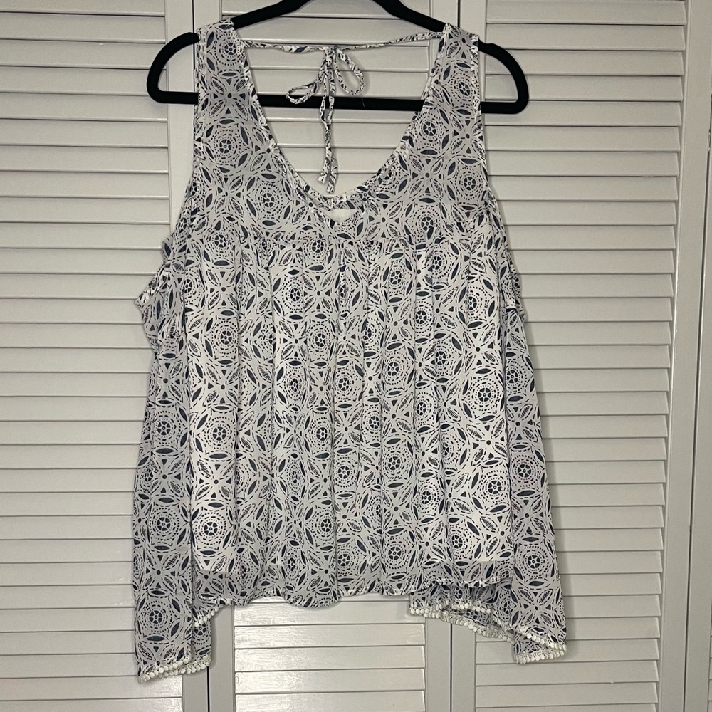 Abercrombie & Fitch Patterned Cold Shoulder Top - Picture 2 of 6